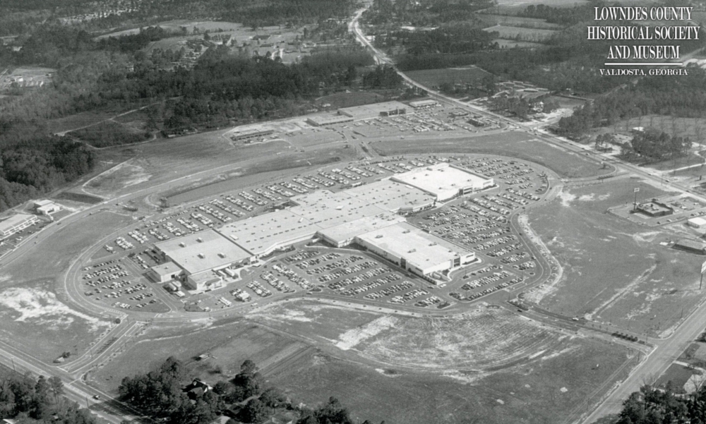 Valdosta Mall, from the air, in the 1980s