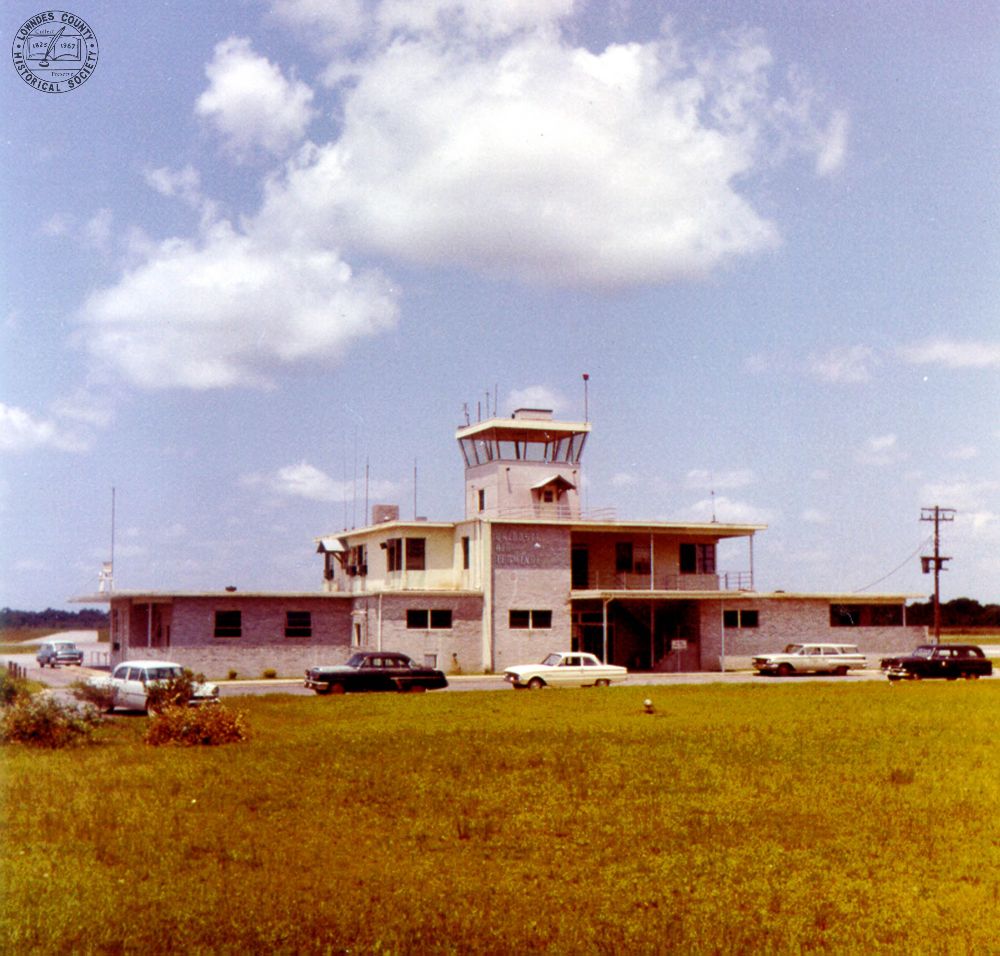 Old terminal at Valdosta Airport