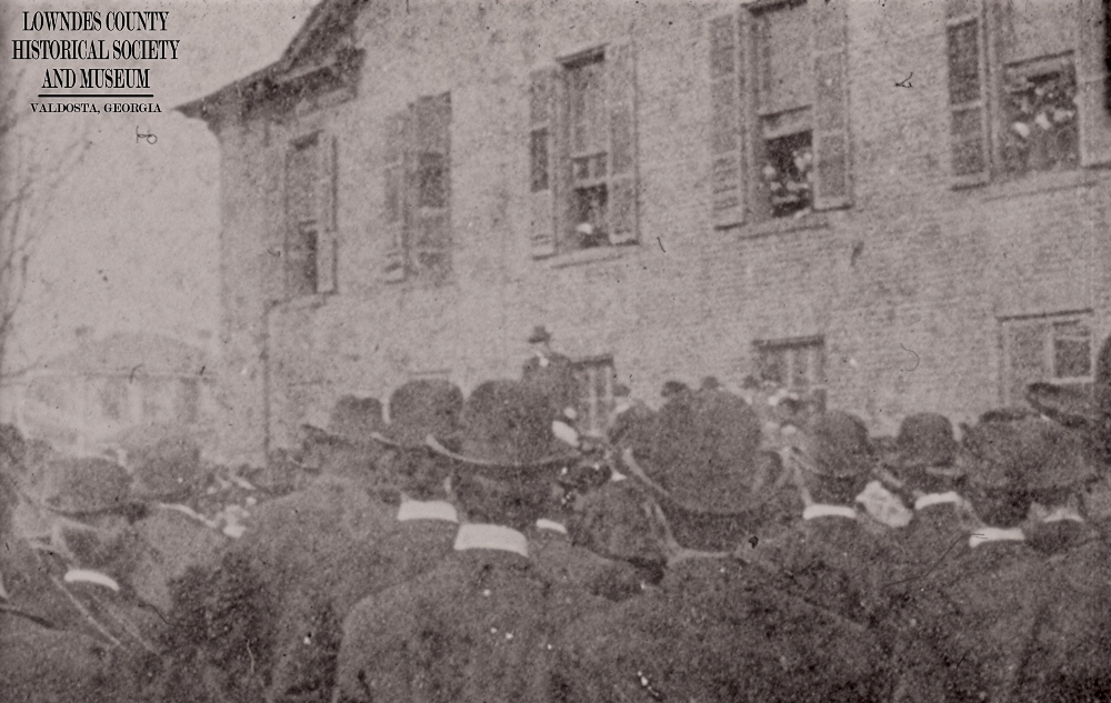 1875: A wooden structure once stood on the courthouse square